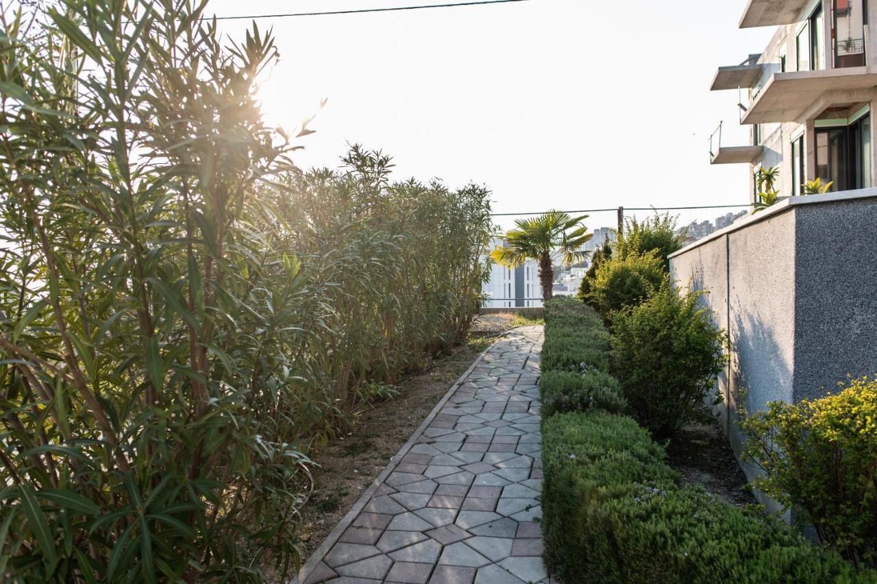 Salvia Apartment With Private Jacuzzi Split Exterior photo