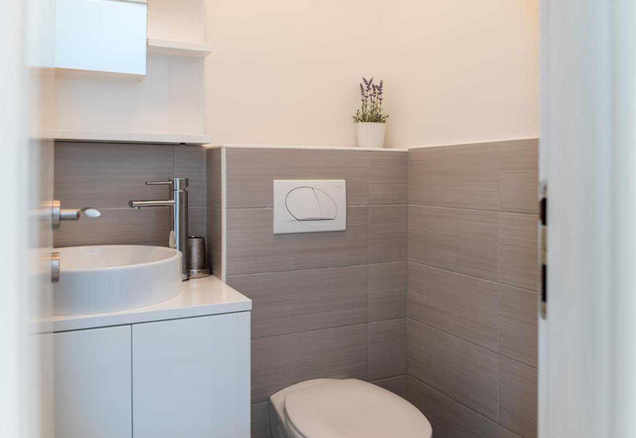 Salvia Apartment With Private Jacuzzi Split Exterior photo